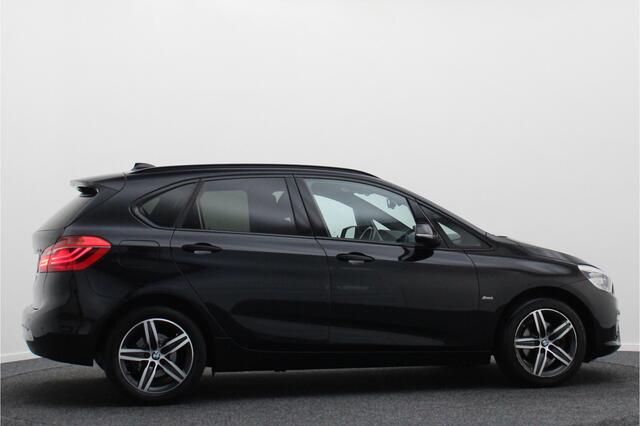 BMW 2-SERIE Active Tourer 218i Corporate Lease High Executive Leer, Head-Up, Cruise, Climate, Navigatie, Bluetooth, LED, PDC, 17''