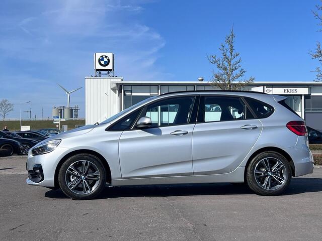 BMW 2-SERIE Active Tourer 218i Automaat Sportline / Trekhaak / PDC / Climate / Cruise / LED / Head-up / Sportstoelen / Alu wielen 17 inch