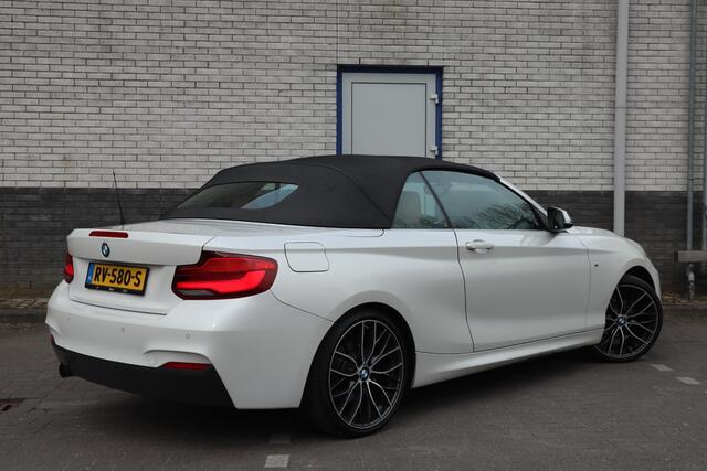 BMW 2-SERIE Cabrio 218i High Executive