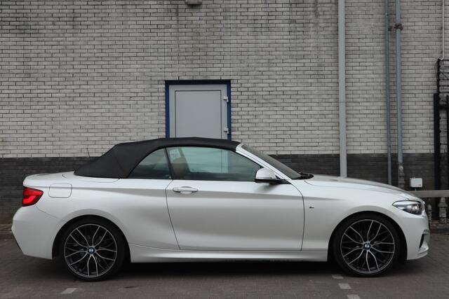 BMW 2-SERIE Cabrio 218i High Executive