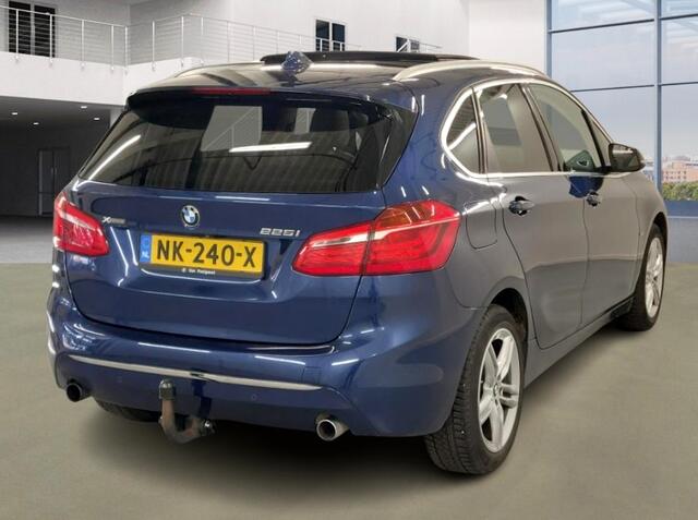 BMW 2-SERIE Active Tourer 225i xDrive Centennial High Executive Panoramadak, Afneembare trekhaak, Memory