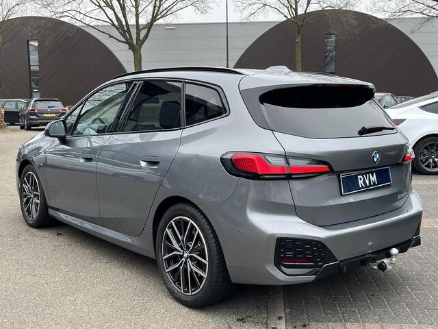 BMW 2-SERIE Active Tourer 220i M-Sport VAN ¤39.900,- VOOR ¤34.877,- UW LENTEVOORDEEL: ¤5.023,- | PANO |360 CAMERA | MEMORY SEAT