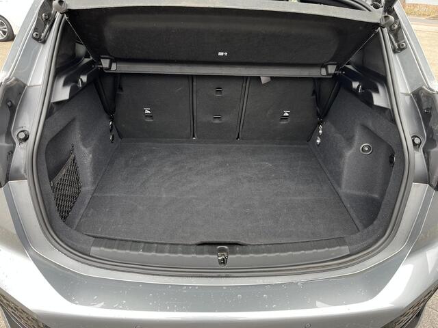 BMW 2-SERIE Active Tourer 220i M-Sport VAN ¤39.900,- VOOR ¤34.877,- UW LENTEVOORDEEL: ¤5.023,- | PANO |360 CAMERA | MEMORY SEAT