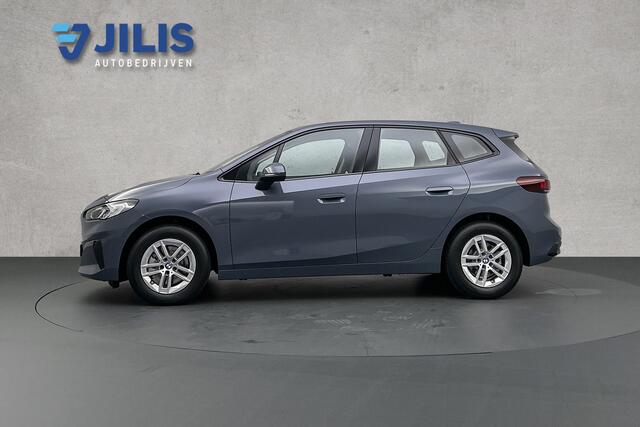 BMW 2-SERIE Active Tourer 218i | Camera | Apple Carplay | Trekhaak | Digitaal display | LED koplampen