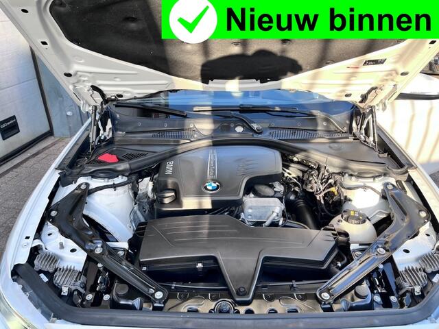 BMW 2-SERIE 220i M Sport Automaat|Navi|Leder|Lane-assist