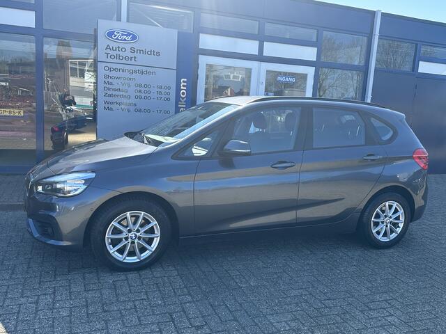 BMW 2-SERIE Active Tourer 218i 136PK Executive | AUTOMAAT | Afn.Trekhaak | Voorstoelen verwarmd | Elekt. achterklep | Navi | Park. sens V+A | Climate | Keyless