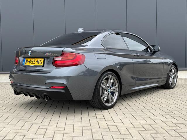 BMW 2-SERIE M235I EXECUTIVE Leer , 4x Michelin, Harman Kardon