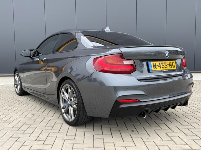 BMW 2-SERIE M235I EXECUTIVE Leer , 4x Michelin, Harman Kardon