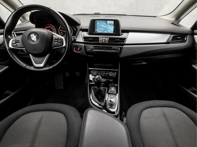 BMW 2-SERIE Active Tourer 218i Centennial Executive (NAVIGATIE, CLIMATE, LED KOPLAMPEN, GETINT GLAS, SPORTSTOELEN, CRUISE, PARKEERSENSOREN, NIEUWE APK, NIEUWSTAAT)