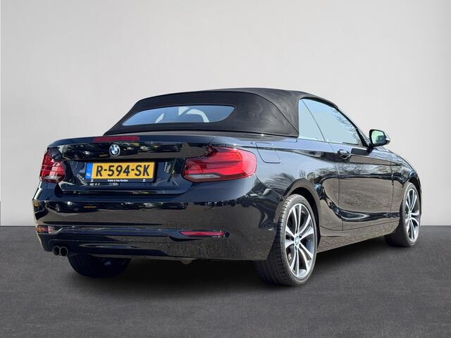 BMW 2-SERIE Cabrio 220i High Executive