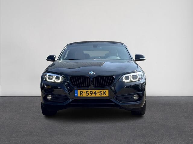 BMW 2-SERIE Cabrio 220i High Executive