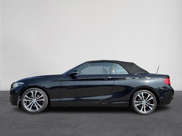 BMW 2-SERIE Cabrio 220i High Executive