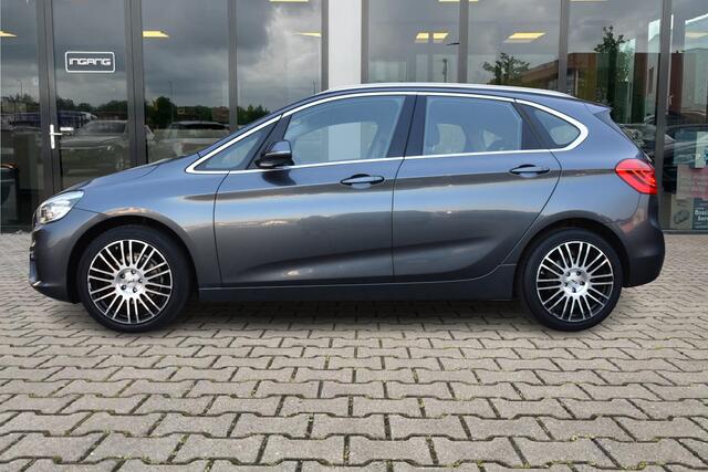 BMW 2-SERIE Active Tourer 218i Centennial Executive | Cruise | Trekhaak | 18 Inch |
