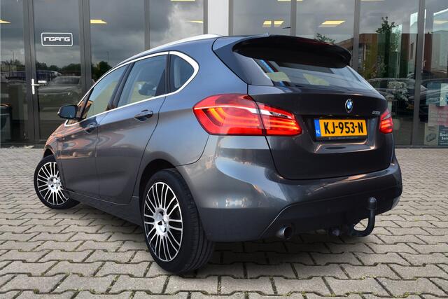 BMW 2-SERIE Active Tourer 218i Centennial Executive | Cruise | Trekhaak | 18 Inch |
