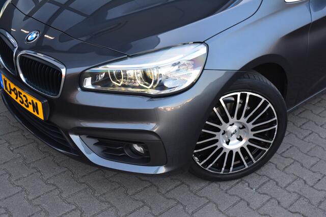 BMW 2-SERIE Active Tourer 218i Centennial Executive | Cruise | Trekhaak | 18 Inch |