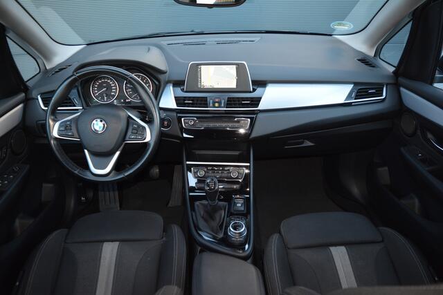 BMW 2-SERIE Active Tourer 218i Centennial Executive | Cruise | Trekhaak | 18 Inch |