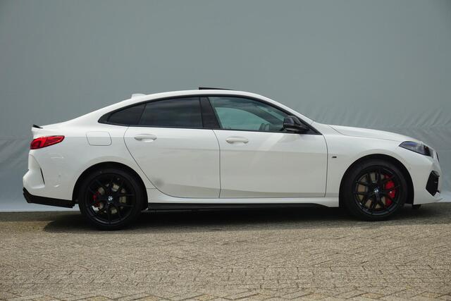 BMW 2-SERIE Gran Coupé 220i High Executive M Sport Hifi / Panorama Dak / Comfort Acces / Stoelverwarming