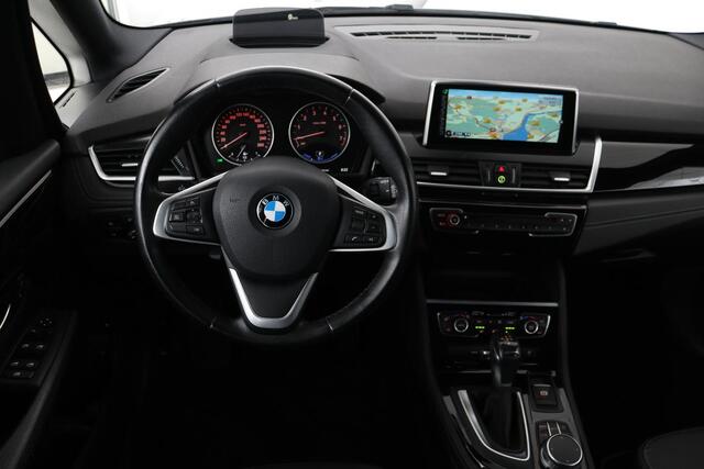 BMW 2-SERIE Active Tourer 225xe iPerformance High Executive | Panoramadak | Leder | Sport Line | Stoelverwarming | Head-Up | Full LED | Sportstoelen | Navigatie | Keyless | Climate control