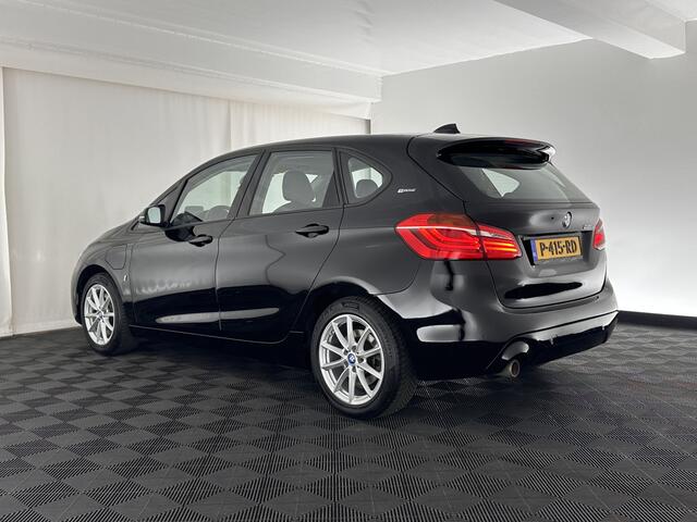 BMW 2-SERIE Active Tourer 225xe iPerformance High Executive Aut. *HEAD-UP | FULL-LED | SPORT-SEATS | NAVI-FULLMAP | HEATED-SEATS | 17''ALU | ECC | PDC | CRUISE*