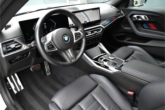 BMW 2-SERIE Coupé 220i M-PERFORMANCE / SCHUIFDAK / M-SEATS / CARBON / MEMORY / CAMERA / 20" / UNIEK