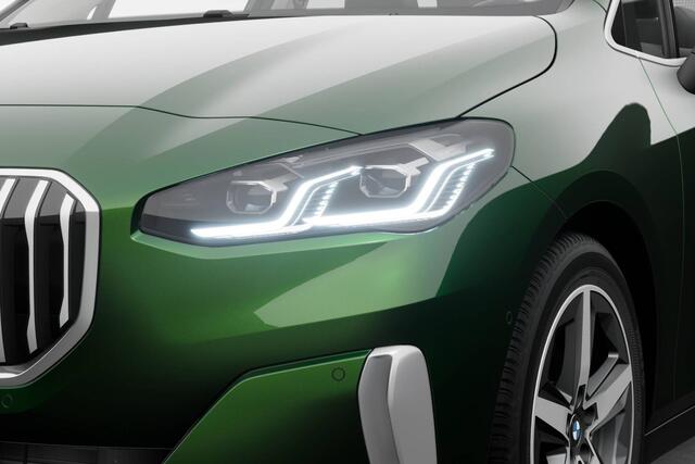 BMW 2-SERIE Active Tourer 220i | Luxury Line | Premium Pack | Travel Pack