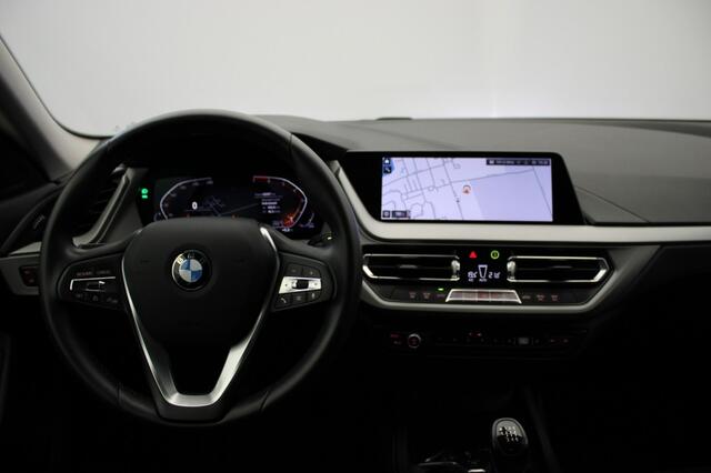 BMW 2-SERIE 218I Executive edition - Carplay, Navi, Clima