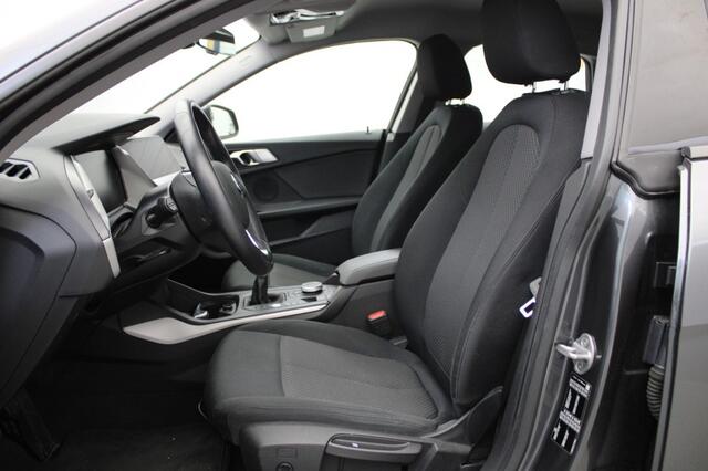 BMW 2-SERIE 218I Executive edition - Carplay, Navi, Clima