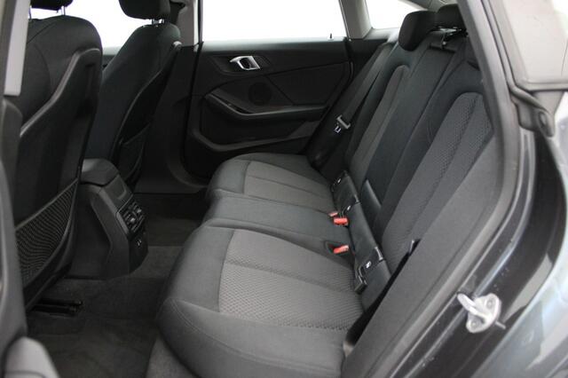 BMW 2-SERIE 218I Executive edition - Carplay, Navi, Clima