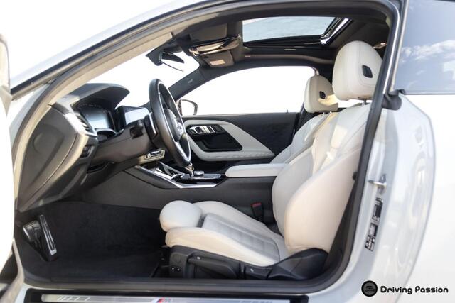 BMW 2-SERIE M240i xDrive Coupé G42 | 1 eig. | Schuifdak | HK | 19'' 893M