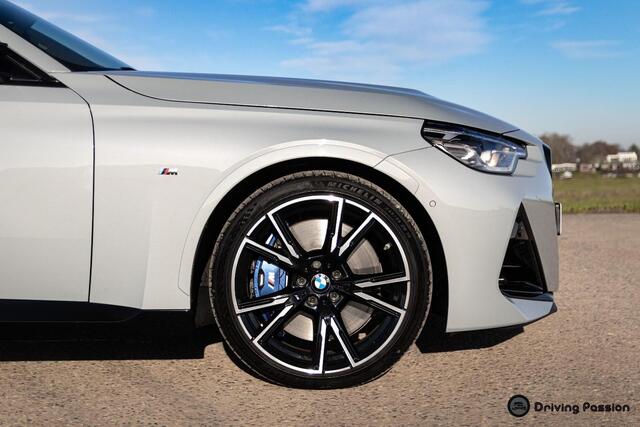 BMW 2-SERIE M240i xDrive Coupé G42 | 1 eig. | Schuifdak | HK | 19'' 893M