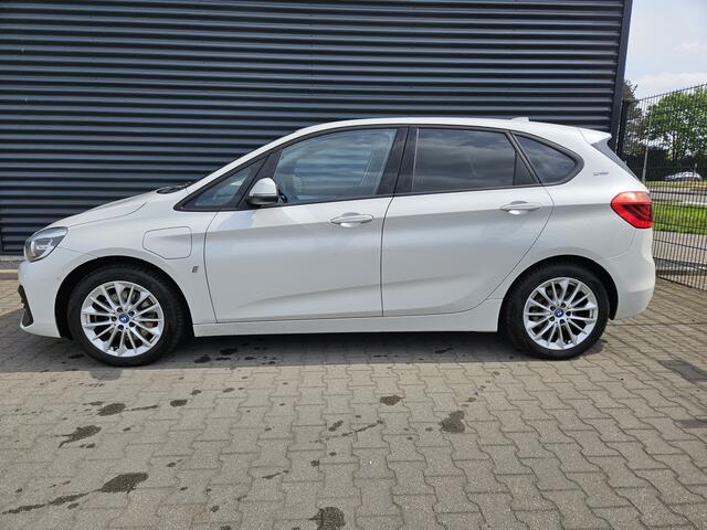 BMW 2-SERIE Active Tourer 225xe iPerformance Plug In Hybrid 225pk PHEV | Navi | Stoelverwarming | 17"L.M | El. Achterklep | Cruise Control | PDC V + A |