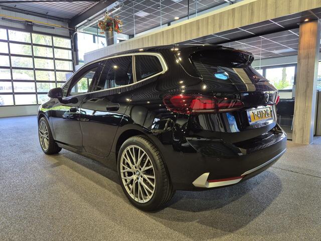 BMW 2-SERIE Active Tourer 218i Groot scherm | LED | Camera | Half leer | Parkeerass. | Carplay