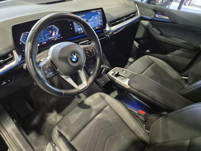 BMW 2-SERIE Active Tourer 218i Groot scherm | LED | Camera | Half leer | Parkeerass. | Carplay