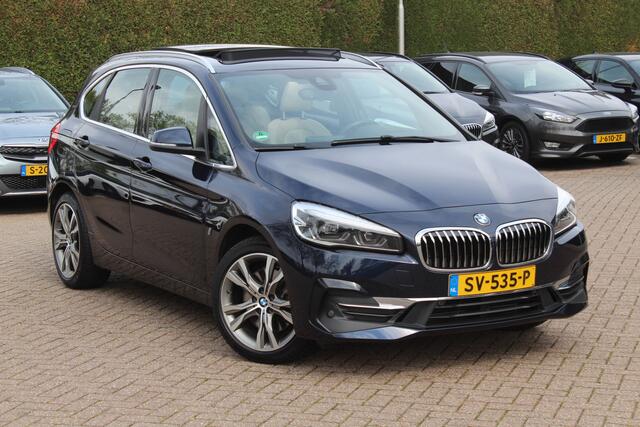 BMW 2-SERIE Active Tourer 225xe iPerformance High Executive / Panoramadak / Camera / Head-up / Leder / 18'' / Keyless / Navigatie / Stoelverwarming / DAB / Cruise Control