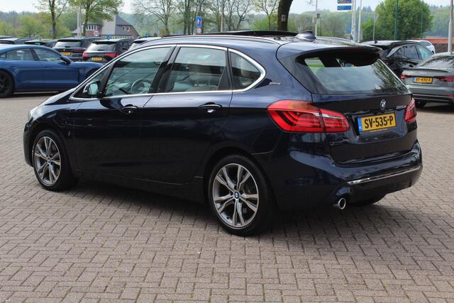 BMW 2-SERIE Active Tourer 225xe iPerformance High Executive / Panoramadak / Camera / Head-up / Leder / 18'' / Keyless / Navigatie / Stoelverwarming / DAB / Cruise Control