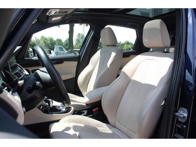 BMW 2-SERIE Active Tourer 225xe iPerformance High Executive / Panoramadak / Camera / Head-up / Leder / 18'' / Keyless / Navigatie / Stoelverwarming / DAB / Cruise Control