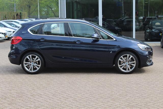 BMW 2-SERIE Active Tourer 225xe iPerformance High Executive / Panoramadak / Camera / Head-up / Leder / 18'' / Keyless / Navigatie / Stoelverwarming / DAB / Cruise Control