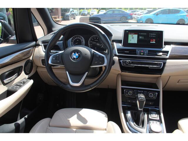 BMW 2-SERIE Active Tourer 225xe iPerformance High Executive / Panoramadak / Camera / Head-up / Leder / 18'' / Keyless / Navigatie / Stoelverwarming / DAB / Cruise Control