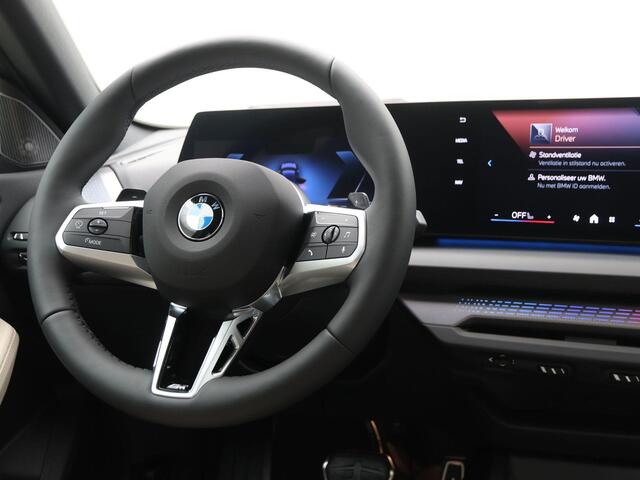 BMW 2-SERIE Gran Coupé 220 | Glazendak | 19inch | Elektrisch verstelbare stoelen |