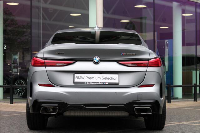 BMW 2-SERIE Gran Coupé M235i xDrive High Executive Automaat / Panoramadak / M Sportstoelen / Adaptieve LED / Active Cruise Control / Head-Up / Comfort Access