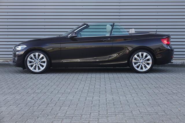 BMW 2-SERIE Cabrio 218i High Executive Luxury Line | M Sport-onderstel | Keyless | Automaat | Camera | DAB | Carplay |