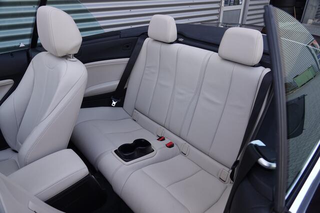BMW 2-SERIE Cabrio 218i High Executive Luxury Line | M Sport-onderstel | Keyless | Automaat | Camera | DAB | Carplay |