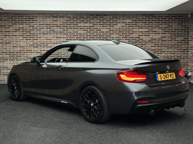 BMW 2-SERIE Coupé M240i Centennial Executive M Performance Uitlaat Navi Alcantara Grijs