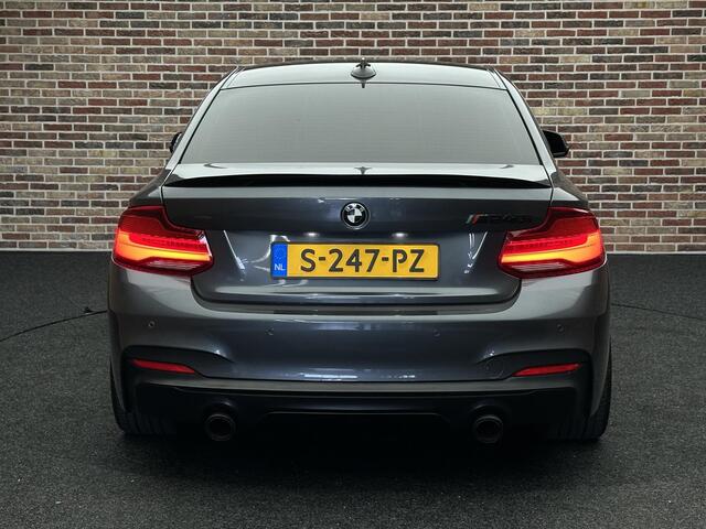 BMW 2-SERIE Coupé M240i Centennial Executive M Performance Uitlaat Navi Alcantara Grijs