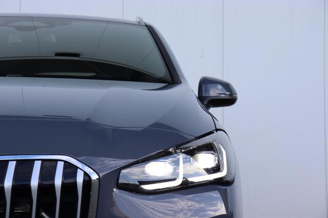 BMW 2-SERIE Active Tourer 225e xDrive | M-Sportpakket / Premium Pack / Travel Pack / 18''