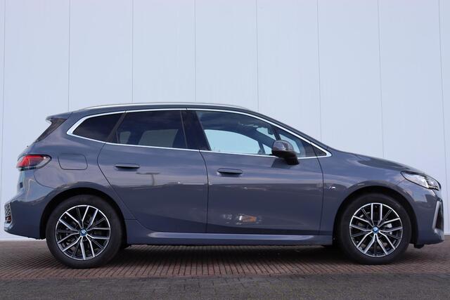 BMW 2-SERIE Active Tourer 225e xDrive | M-Sportpakket / Premium Pack / Travel Pack / 18''