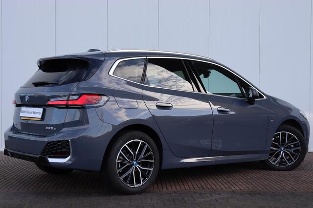 BMW 2-SERIE Active Tourer 225e xDrive | M-Sportpakket / Premium Pack / Travel Pack / 18''