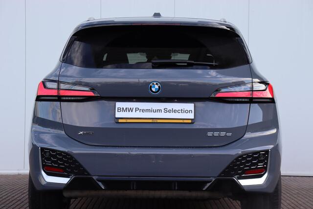 BMW 2-SERIE Active Tourer 225e xDrive | M-Sportpakket / Premium Pack / Travel Pack / 18''