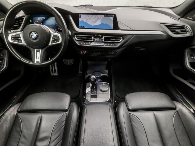 BMW 2-SERIE Gran Coupé 218i High Executive M Sport Automaat (PANORAMADAK, M PAKKET, APPLE CARPLAY, HEAD-UP DISPLAY, MEMORY SEATS, STUUR/STOELVERWARMING, ADAPTIVE CRUISE, HARMAN/KARDON, CAMERA, 19'' VELGEN, NIEUWSTAAT)