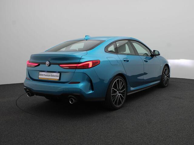 BMW 2-SERIE Gran Coupé 220i M Sportpakket | Comfort Pro Pack | Trekhaak Afneembaar | Stuurwielrand Verwarmd | Active Cruise Control | Harman Kardon | 19''
